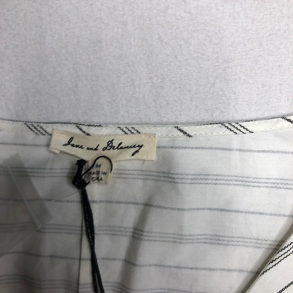Jane & Delancey NWT New Women's Striped Top Blouse Size Medium - Picture 6 of 12